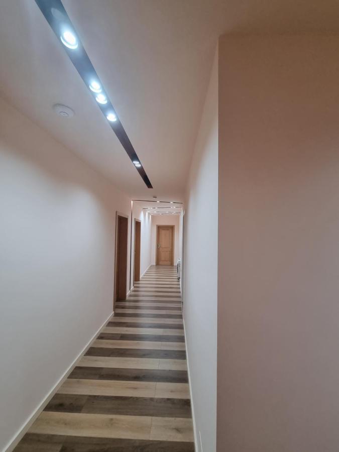 Elite Hotell Pogradec Eksteriør bilde