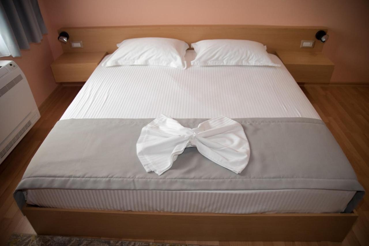 Elite Hotell Pogradec Rom bilde