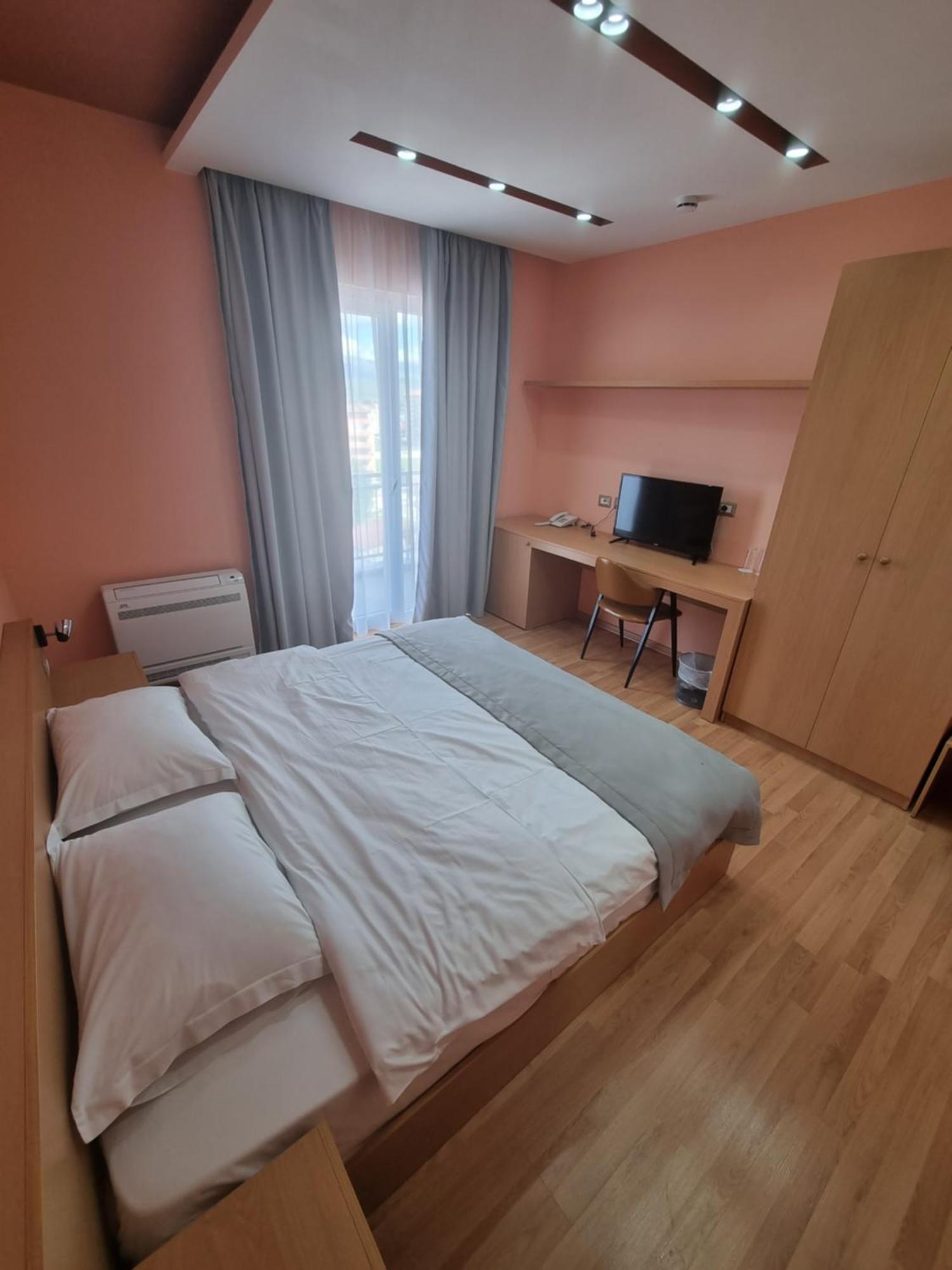 Elite Hotell Pogradec Rom bilde