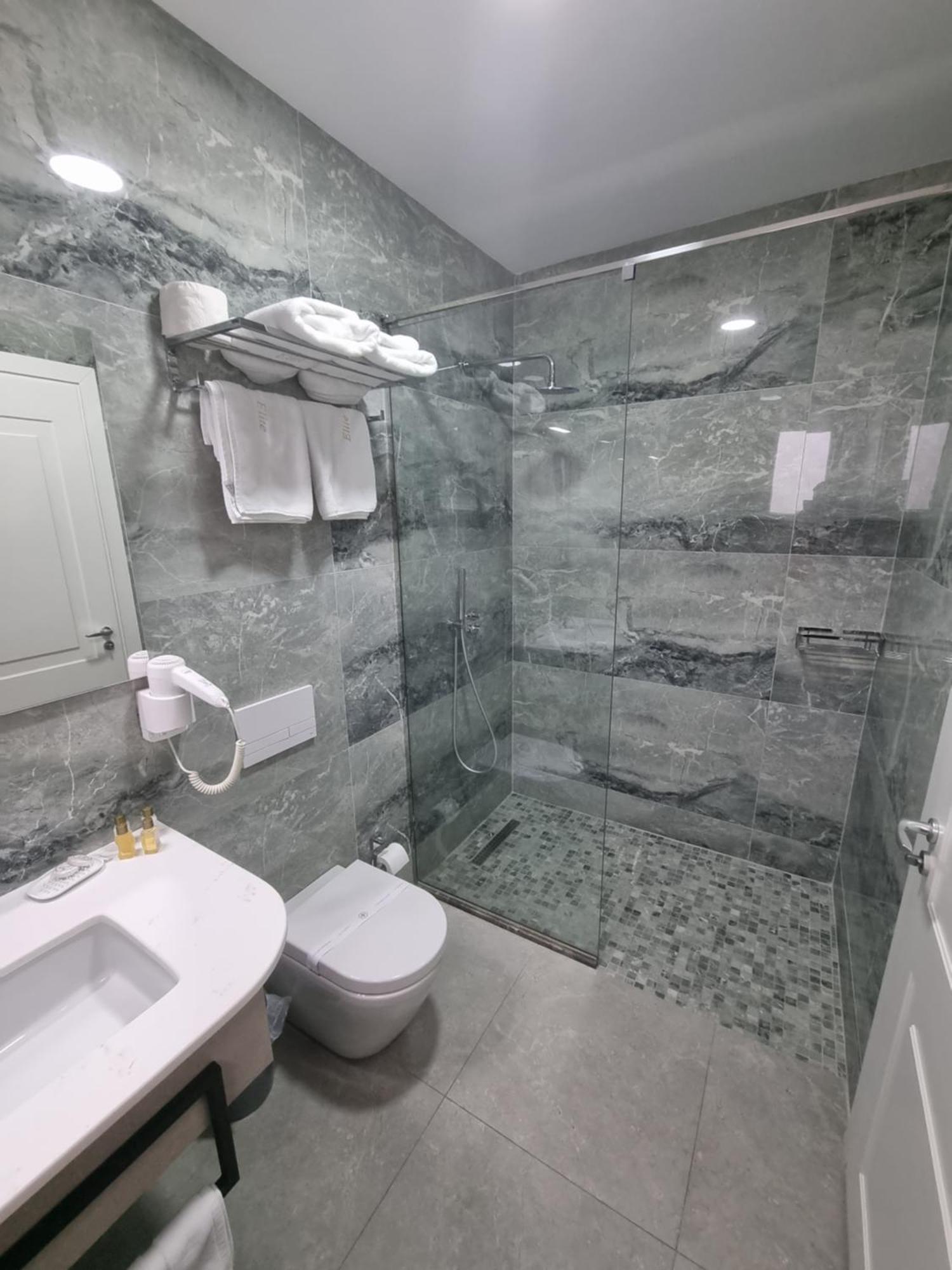 Elite Hotell Pogradec Rom bilde
