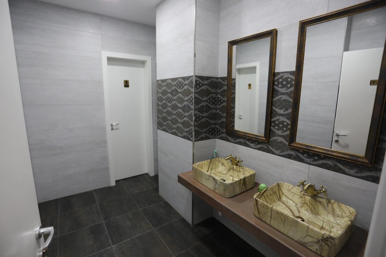 Elite Hotell Pogradec Eksteriør bilde