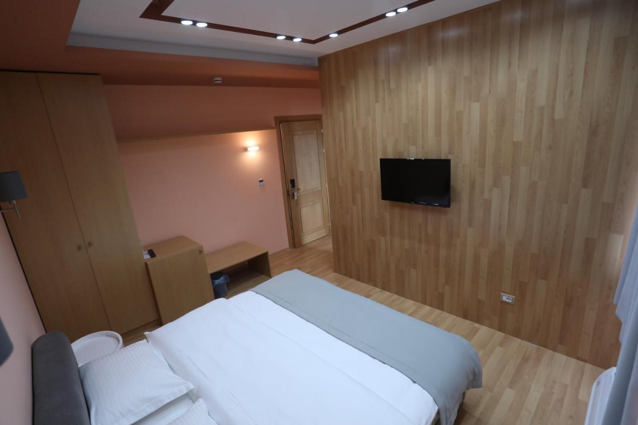 Elite Hotell Pogradec Eksteriør bilde