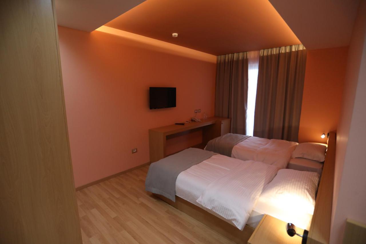 Elite Hotell Pogradec Eksteriør bilde