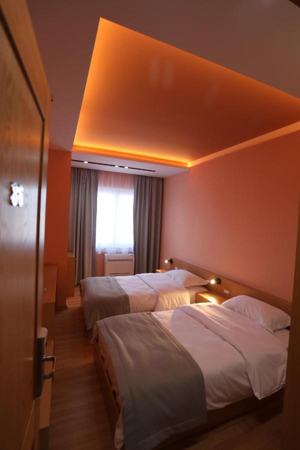 Elite Hotell Pogradec Eksteriør bilde